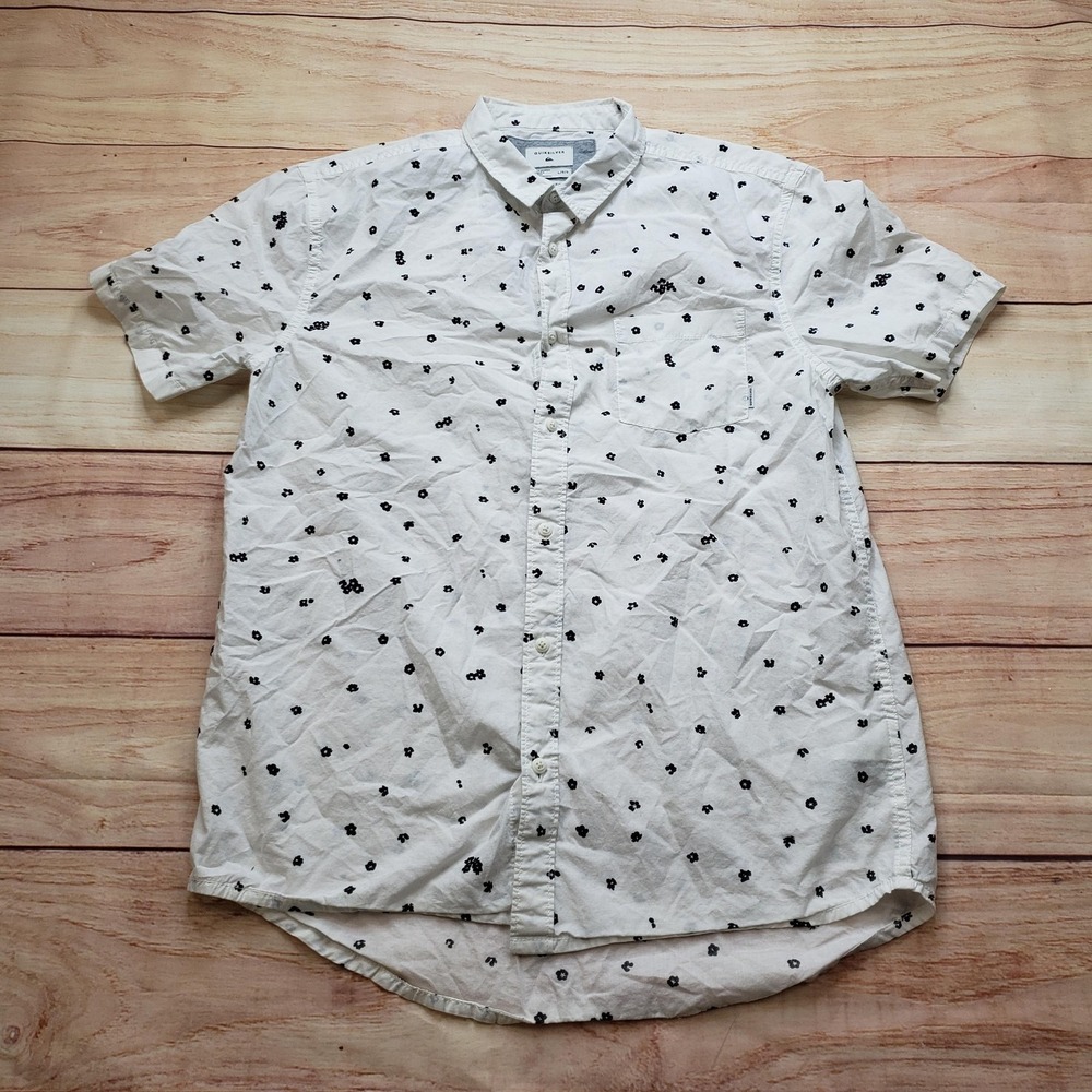 Quiksilver Shirt Mens L White Short Sleeve Button Up Floral Pockets Casual Surf